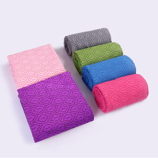 Custom Super Absorbent Odorless Non-Slip Hot Yoga Towel Silicon Dots Recycled Anti Slip Pilates Yoga Mat Towel 