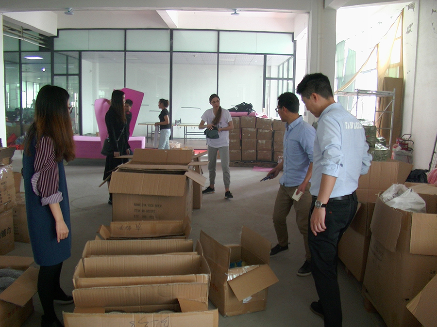 Welcome YUNIKA visiting SanfanFitness to inspect the products